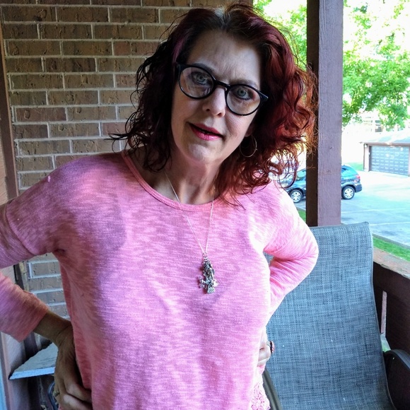 Repeating 3 strand charm necklace - Picture 4 of 4